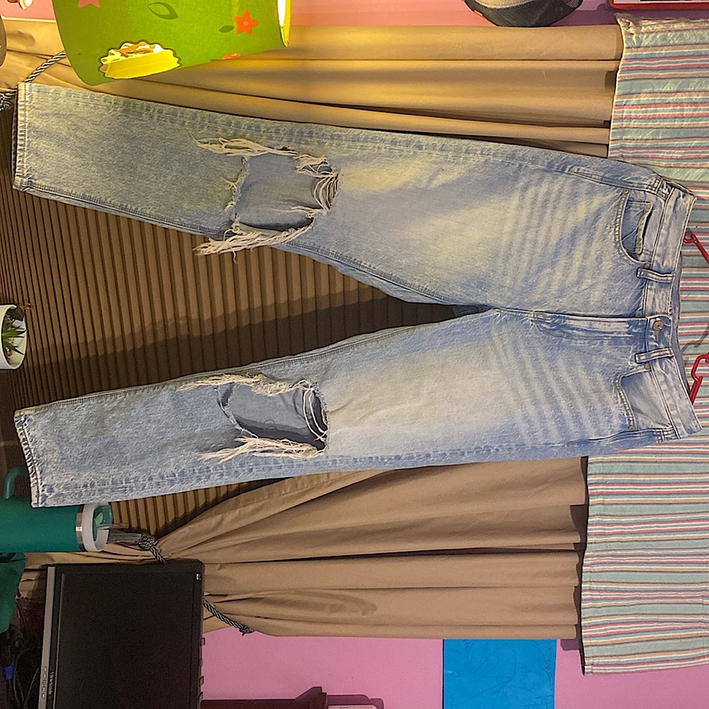 American eagle mom jeans